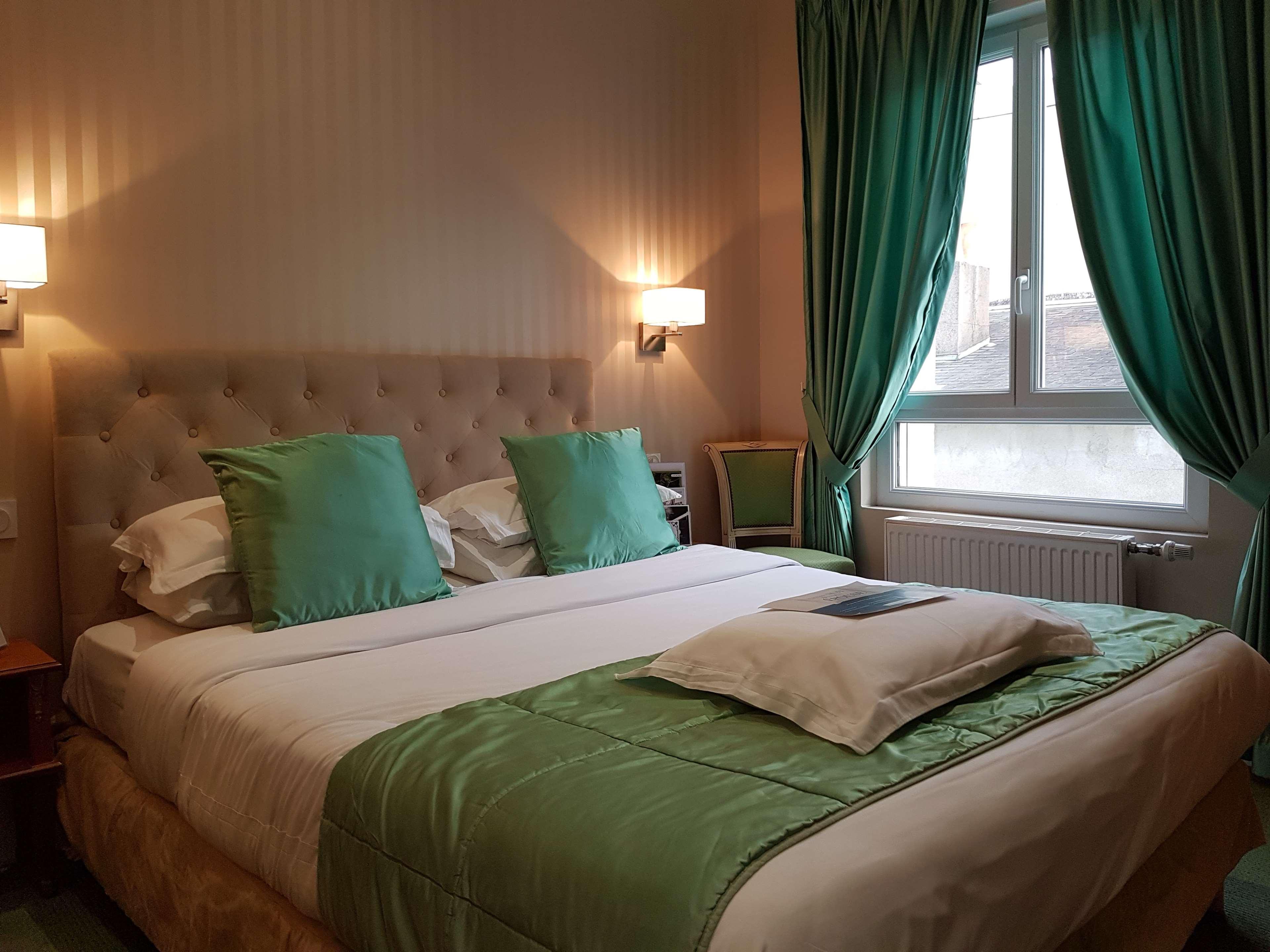 Kyriad Saumur Hyper Centre Hotel, Appartements, Seminaires Et Spa Soins Sothys Paris Exteriör bild