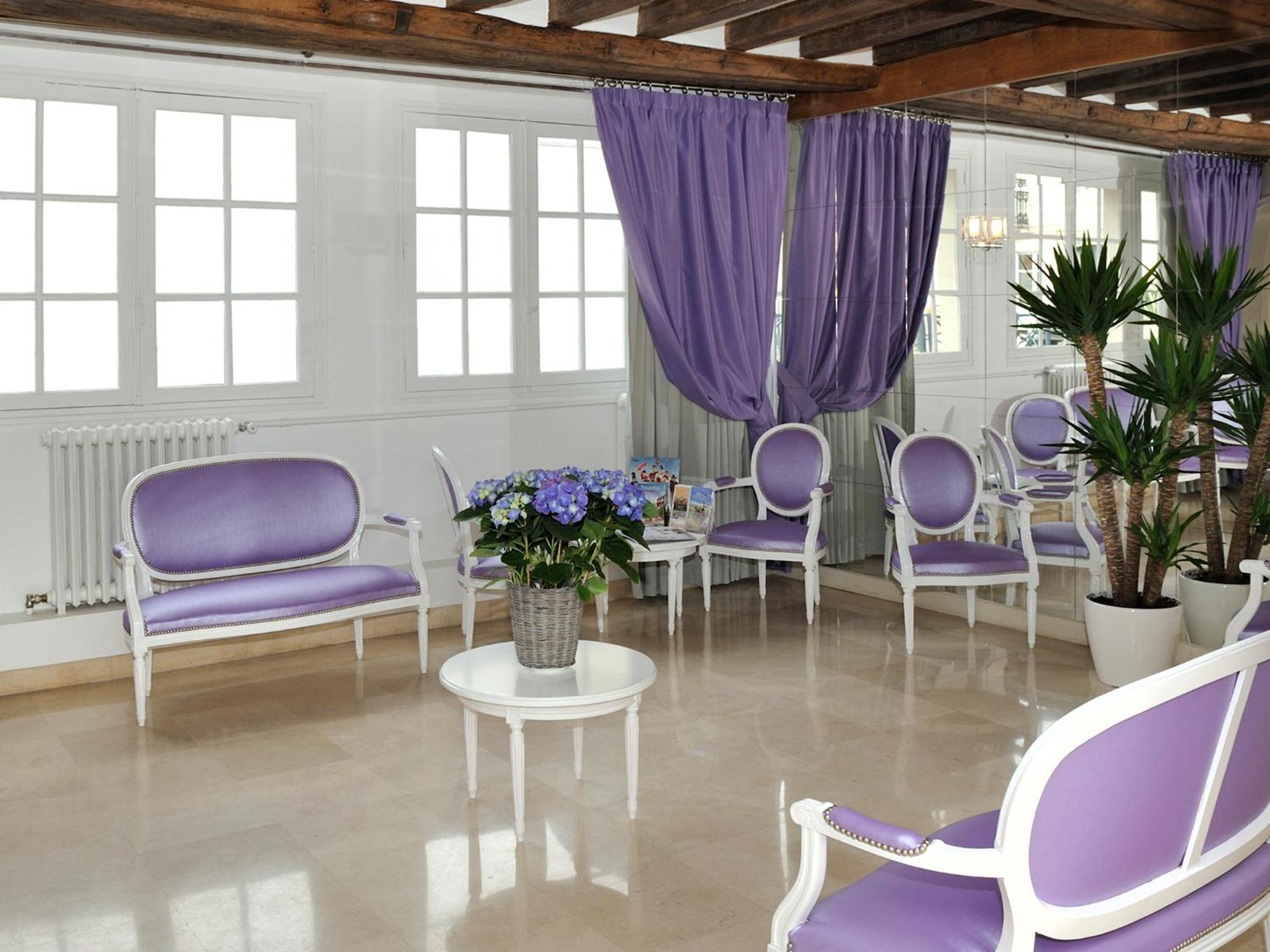Kyriad Saumur Hyper Centre Hotel, Appartements, Seminaires Et Spa Soins Sothys Paris Exteriör bild