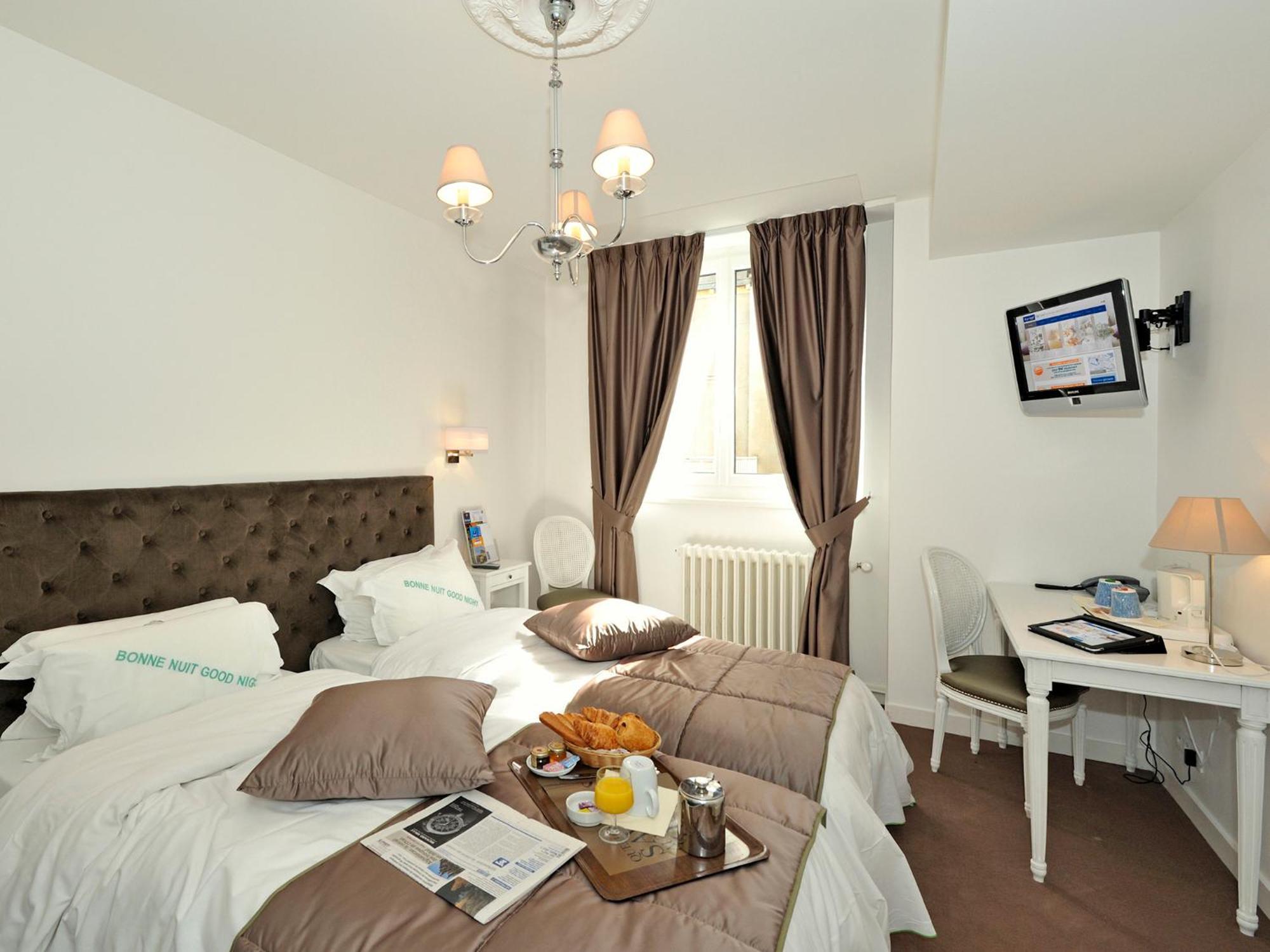 Kyriad Saumur Hyper Centre Hotel, Appartements, Seminaires Et Spa Soins Sothys Paris Exteriör bild