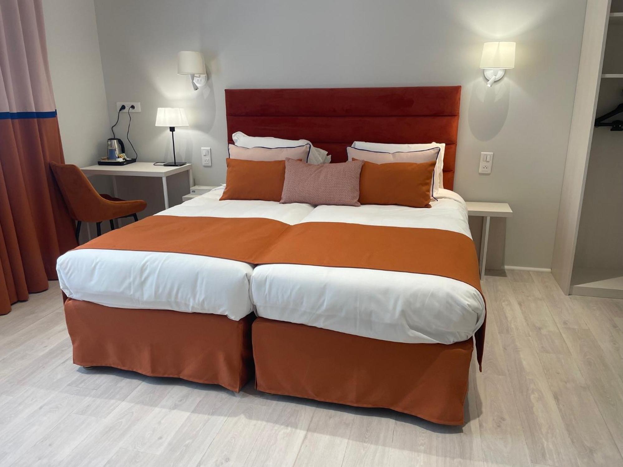 Kyriad Saumur Hyper Centre Hotel, Appartements, Seminaires Et Spa Soins Sothys Paris Exteriör bild