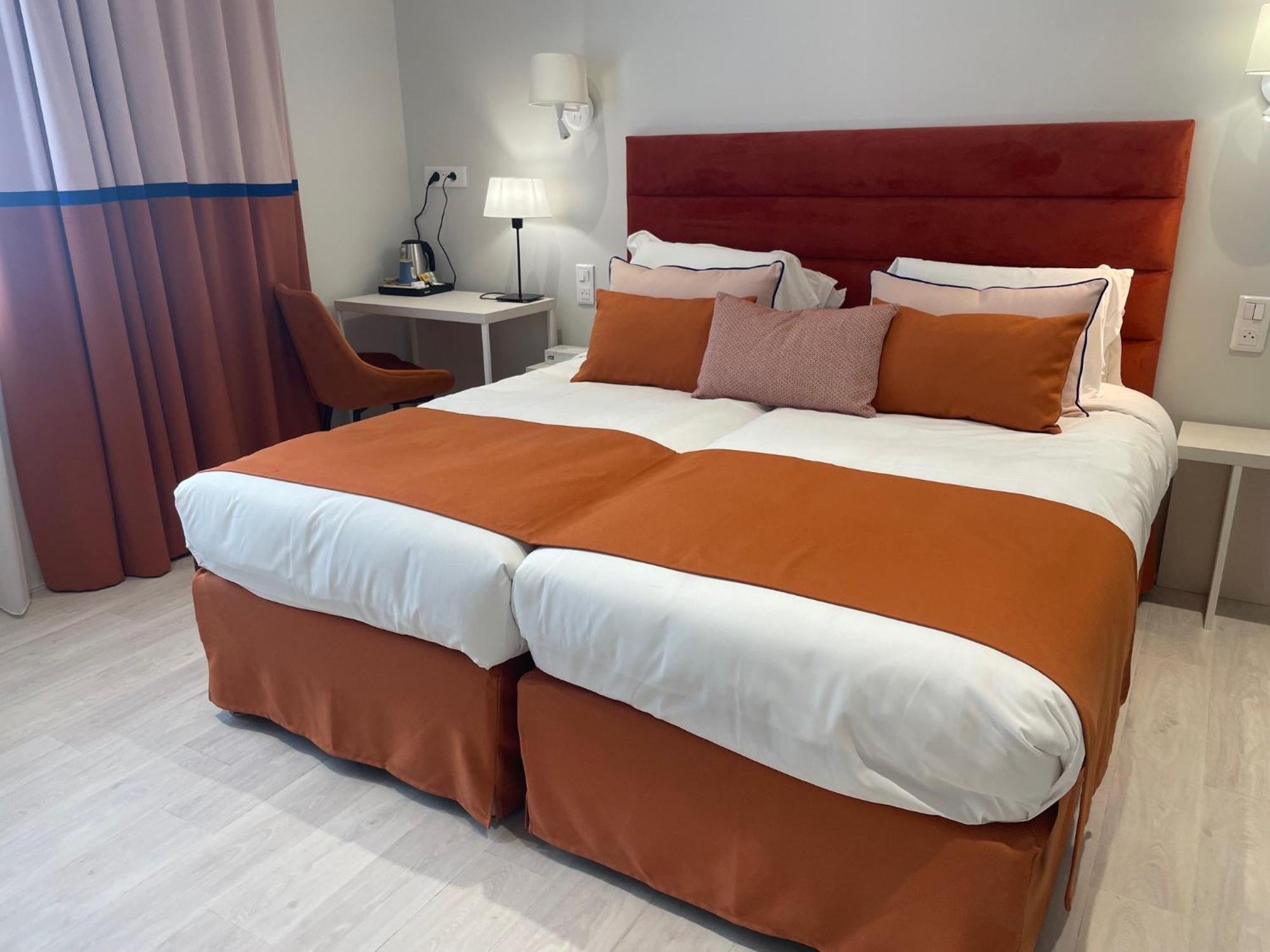 Kyriad Saumur Hyper Centre Hotel, Appartements, Seminaires Et Spa Soins Sothys Paris Exteriör bild