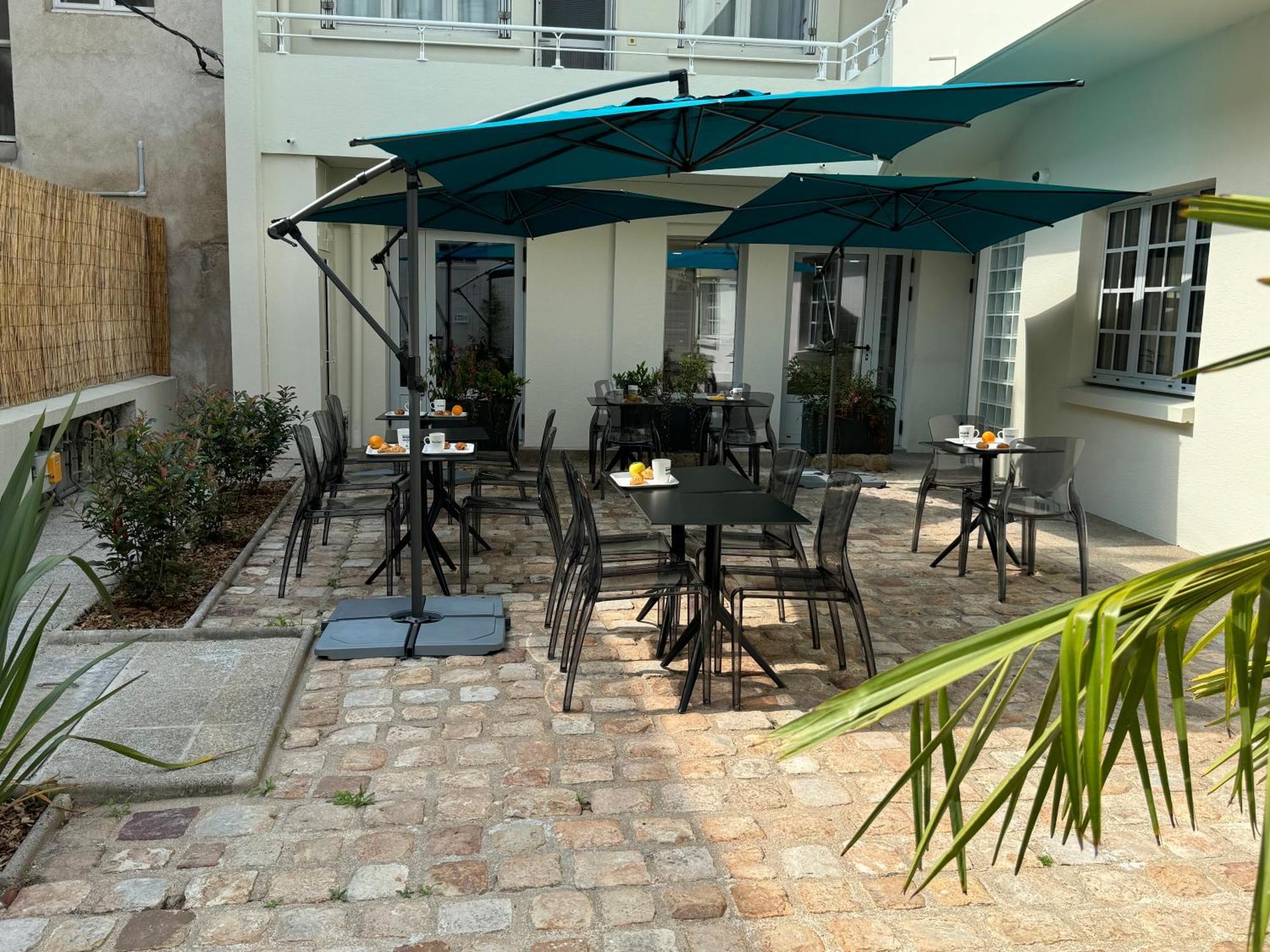 Kyriad Saumur Hyper Centre Hotel, Appartements, Seminaires Et Spa Soins Sothys Paris Exteriör bild